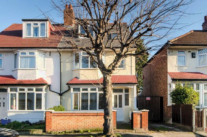 3 Bedroom Maisonette To Rent In St Barnabas Road, Mitcham, CR4