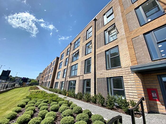 2 Bedroom Flat To Rent In Belgrave Middleway, Birmingham, B5