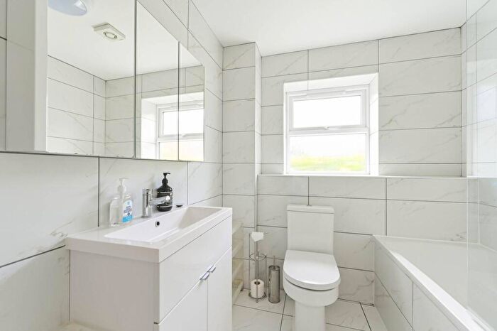 1 Bedroom Flat For Sale In Aaron Hill Road, Beckton, London, E6