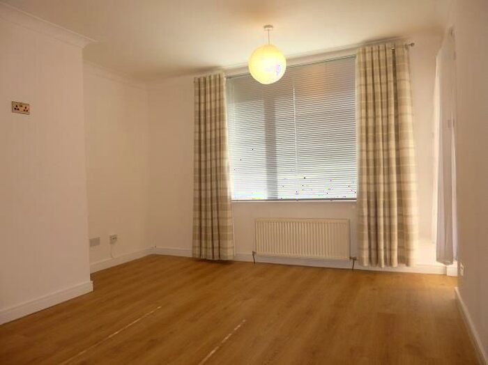 2 Bedroom Flat To Rent In Two Bedroom Ground Floor Flat, Culbin Drive, Knightswood, Glasgow West, G13