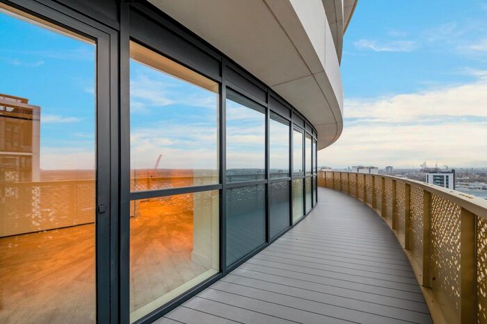 2 Bedroom Flat To Rent In Cassini Apartments, White City Living, London, W12