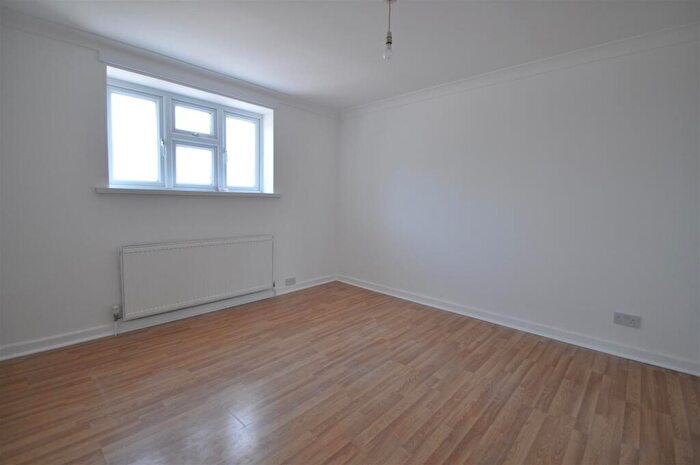 2 Bedroom Apartment To Rent In Chapel Lane, Farnborough, GU14