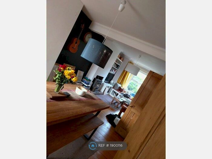 3 Bedroom Terraced House To Rent In Beecham Road, Reading, RG30