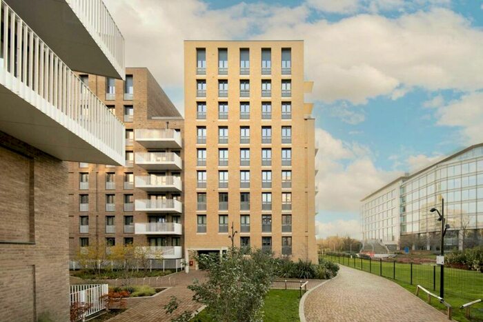 1 Bedroom Flat To Rent In Lakeside Drive, London, NW10