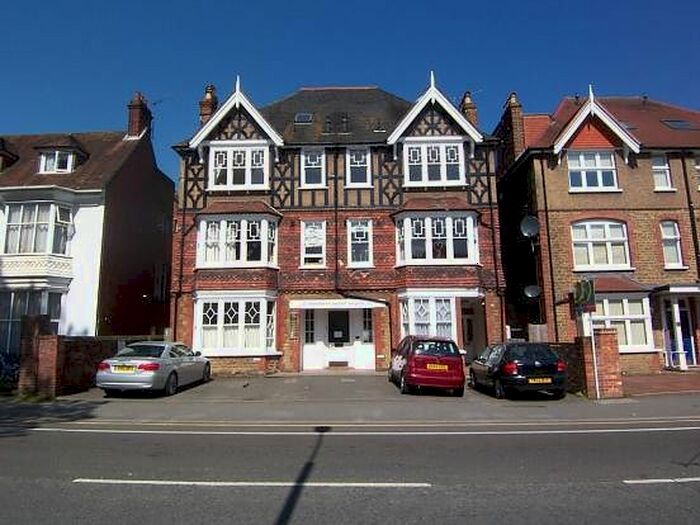 2 Bedroom Property To Rent In London Road, Guildford, GU1