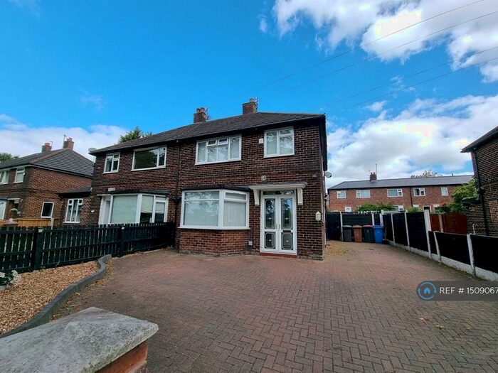 3 Bedroom Semi-Detached House To Rent In Shelley Road, Swinton, Manchester, M27