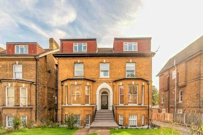 1 Bedroom Bungalow To Rent In Thicket Road, London, SE20