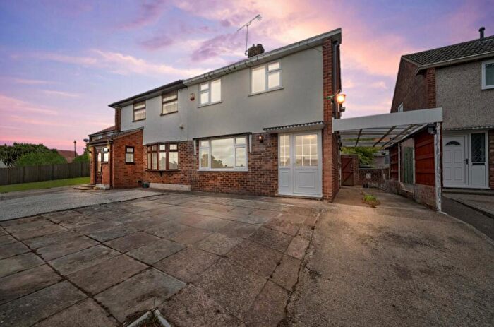 2 Bedroom Semi-Detached House For Sale In Bainbridge Road, Bolsover, Chesterfield, Derbyshire, S44