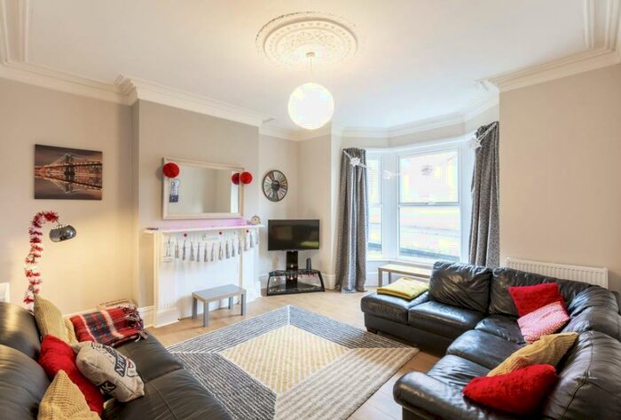 8 Bedroom Terraced House To Rent In Archery Road, Leeds, West Yorkshire, LS2