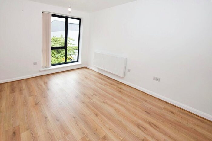 2 Bedroom Flat To Rent In Medlock Place, Droylsden, Manchester, M43