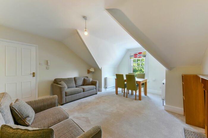 1 Bedroom Property To Rent In Bedford Hill, Balham, SW12