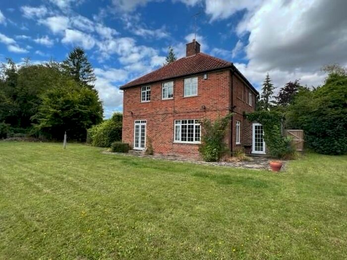 4 Bedroom Property To Rent In Church Road, Harrietsham, Maidstone, ME17