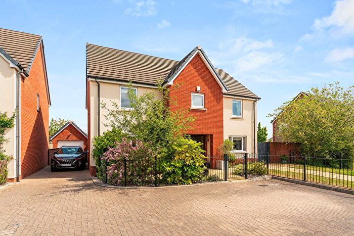 5 Bedroom Detached House For Sale In Warneford Crescent, Longhedge, SP4