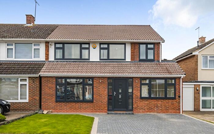 5 Bedroom Semi-Detached House To Rent In Redford Road, Windsor, SL4