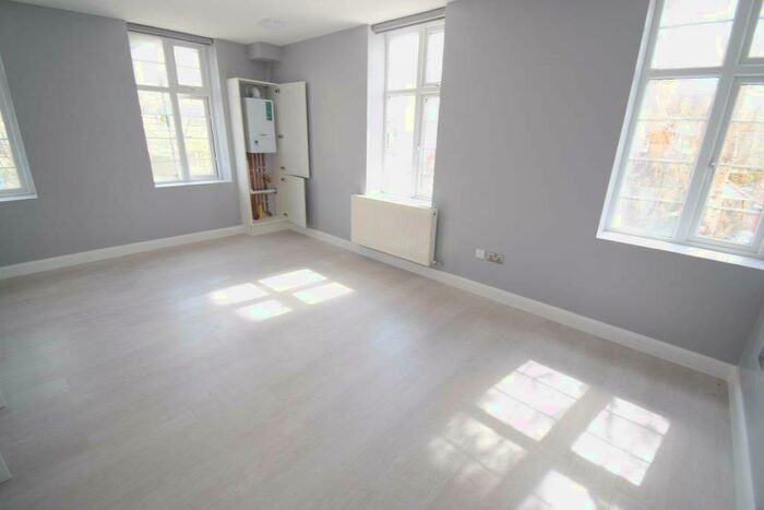 1 Bedroom Flat To Rent In Norwood Road, London, SE27