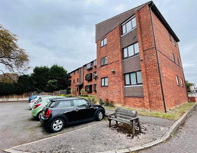 2 Bedroom Flat For Sale In Pingle Court, Attleborough, CV11