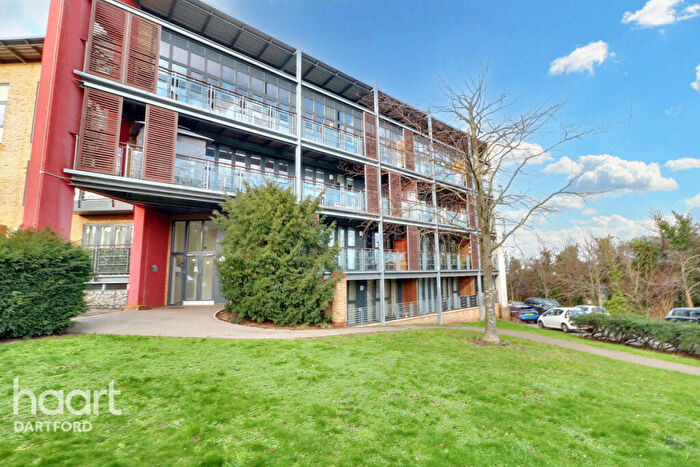 2 Bedroom Flat For Sale In Park Lane, Greenhithe, DA9
