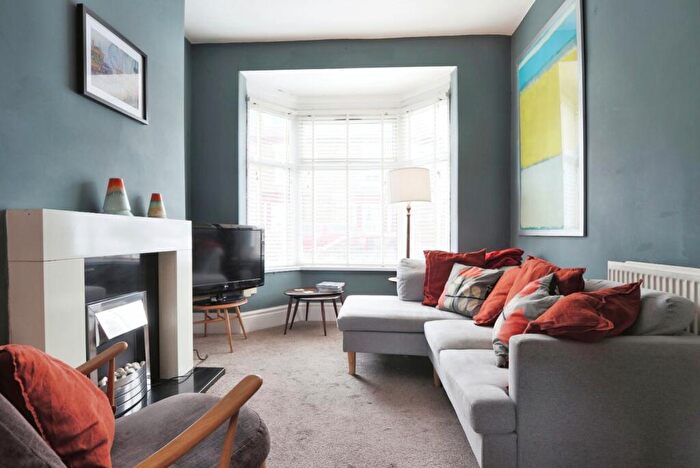 3 Bedroom End Of Terrace House For Sale In De Grey Street, Hull, HU5