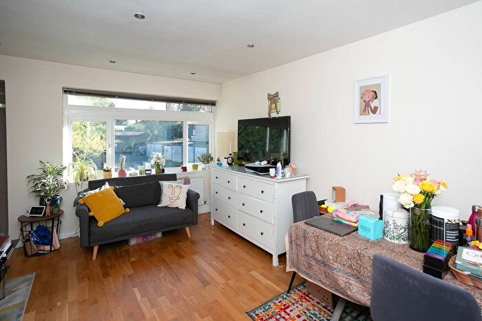 2 Bedroom Flat To Rent In Bushey Heath, Bushey, Bushey Heath, WD23