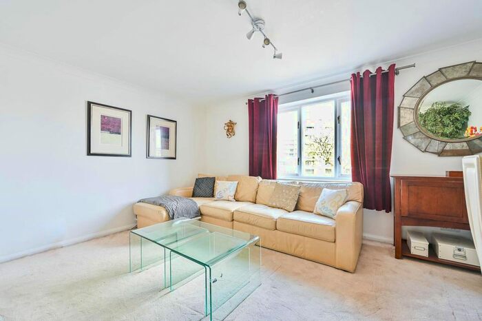 2 Bedroom Flat To Rent In Sopwith Way, Kingston, Kingston Upon Thames, KT2