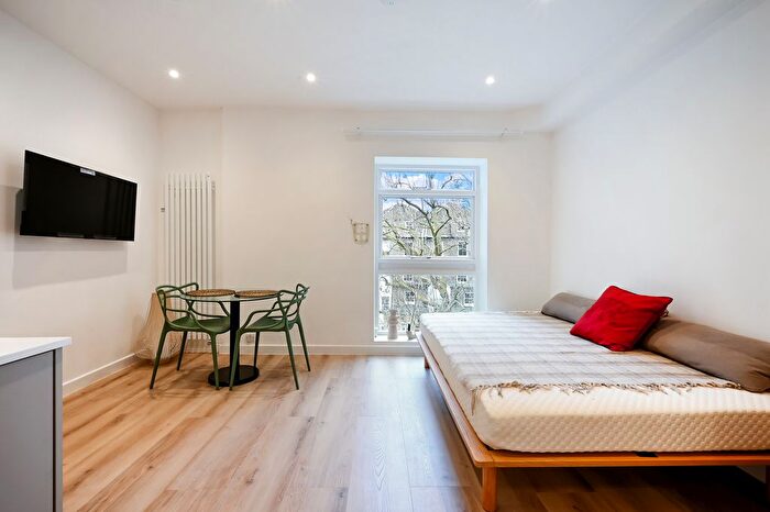 Studio To Rent In Kensington Gardens Square, W2