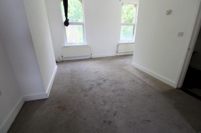 2 Bedroom Flat To Rent In Rushey Green, Catford, SE6