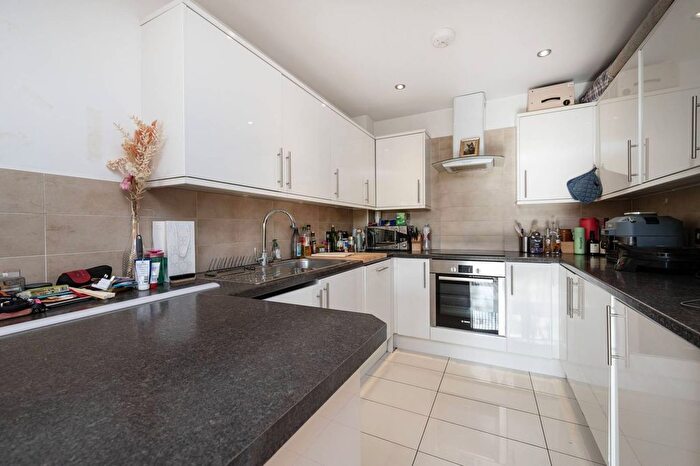 1 Bedroom Flat For Sale In Hackney Central, Hackney, London, E9