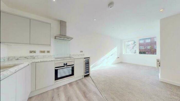 Apartment To Rent In Bond House, Newbury, RG14