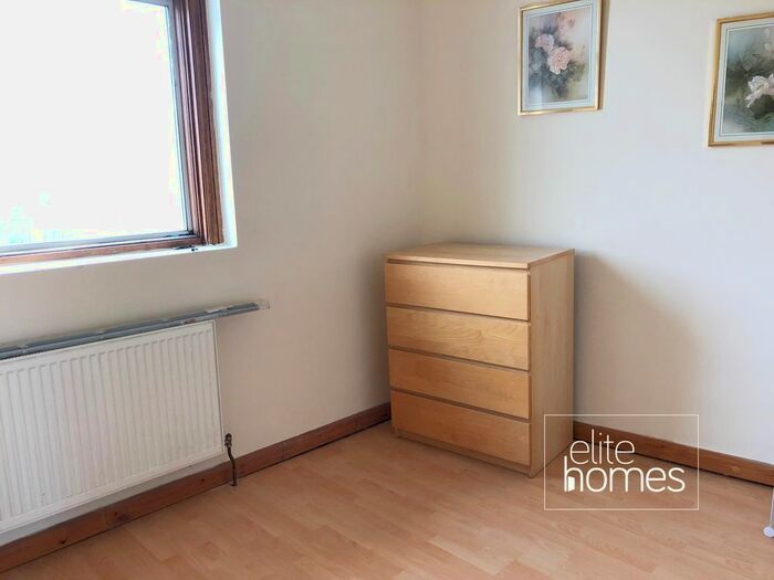 1 Bedroom Flat To Rent In Wood Street, London, E17