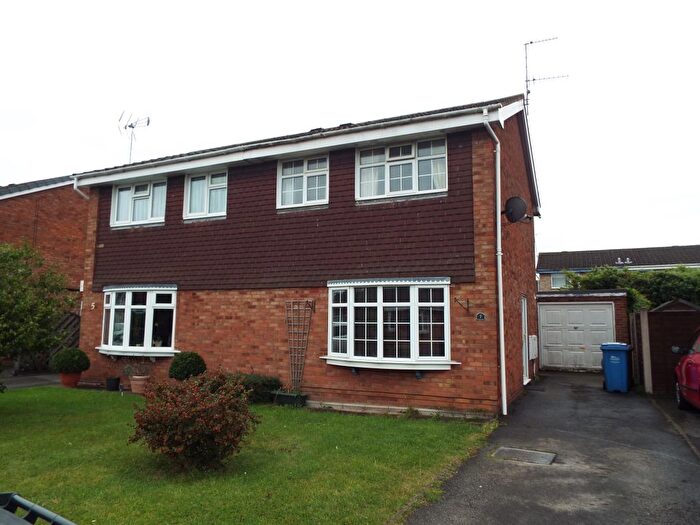 3 Bedroom Property To Rent In Ravens Way, Burton-On-Trent, DE14