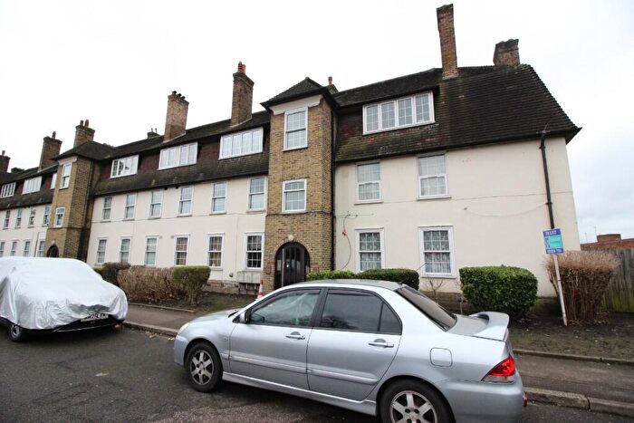 2 Bedroom Flat To Rent In Green Lane, Morden, Surrey, SM4