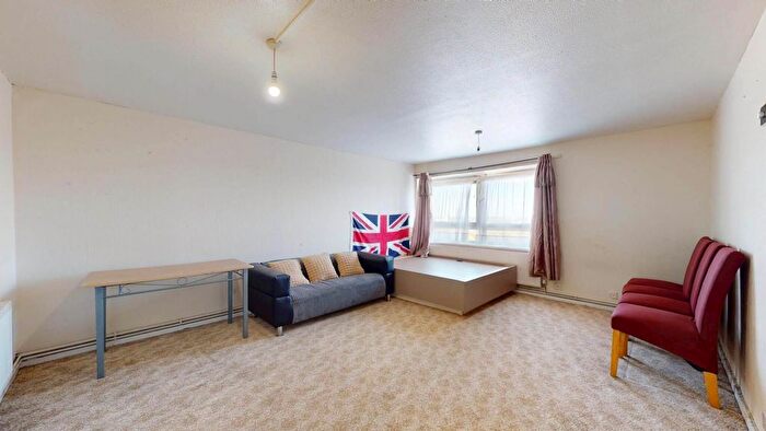 2 Bedroom Flat To Rent In Convent Way, Hounslow, UB2
