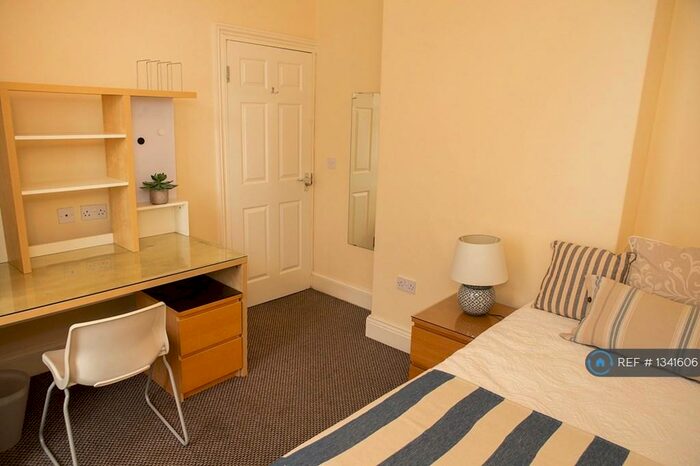 3 Bedroom End Of Terrace House To Rent In The Retreat, Sunderland, SR2