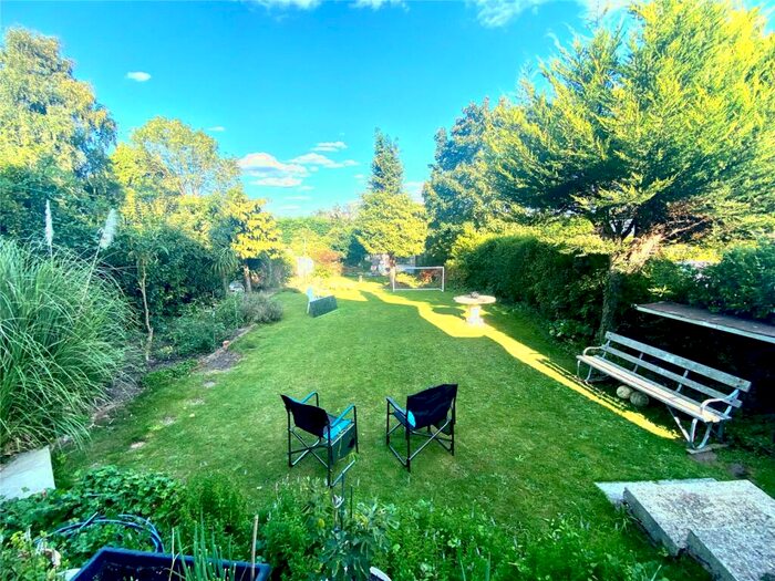 4 Bedroom Detached House To Rent In Woodcote Grove Road, Coulsdon, CR5