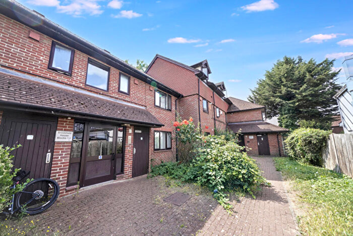 1 Bedroom Flat For Sale In Flat, Brookfield House, Penn Road, Datchet, SL3