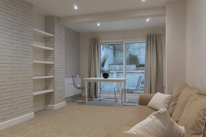 1 Bedroom Flat To Rent In Overstone Road, London, W6