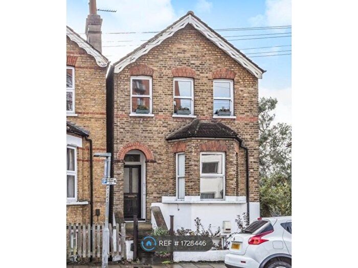 2 Bedroom Flat To Rent In Ravensbourne Road, Bromley, BR1