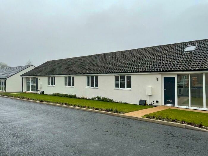 3 Bedroom Semi Detached House For Sale In Heyford Park, Camp Road