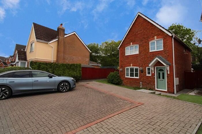 3 Bedroom Detached House For Sale In Rhodfa'r Coed, Maesteg, Bridgend., CF34