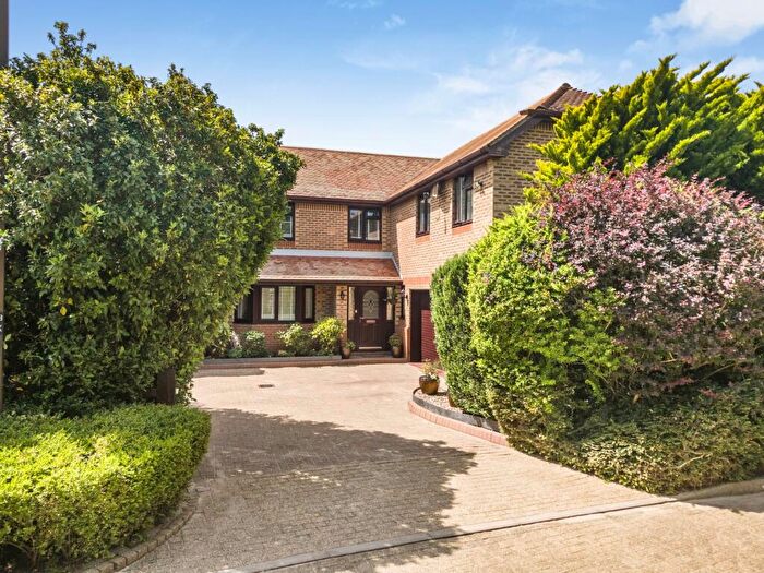 5 Bedroom Detached House For Sale In Studley Knapp, Walnut Tree, Milton Keynes, MK7
