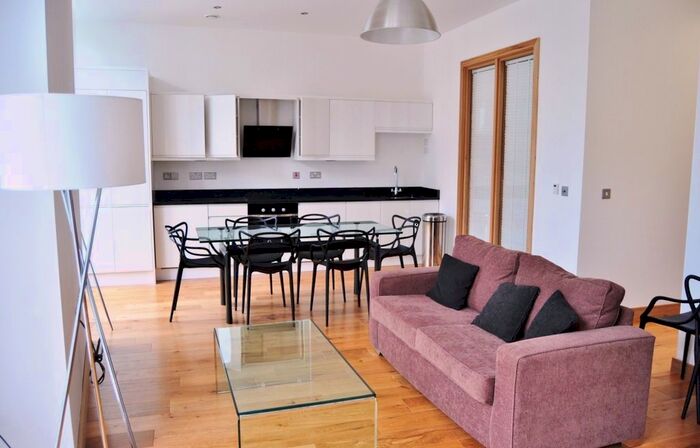 2 Bedroom Flat To Rent In Grainger Street, Newcastle Upon Tyne, NE1