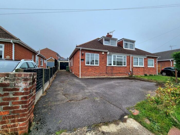 2 Bedroom Bungalow To Rent In Hill Park Road, Fareham, PO15