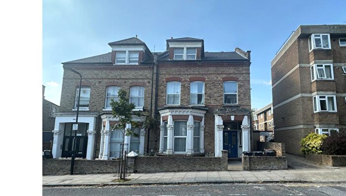 6 Bedroom Semi-Detached House For Sale In Princess Crescent, Finsbury Park, London, N4