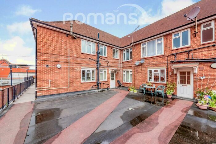 1 Bedroom Flat To Rent In Fleet Road, GU51