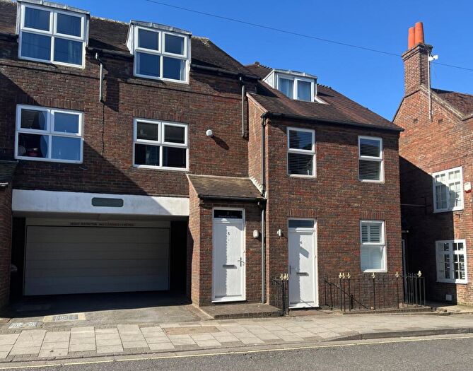 3 Bedroom Town House To Rent In Gosport Street, Lymington, SO41