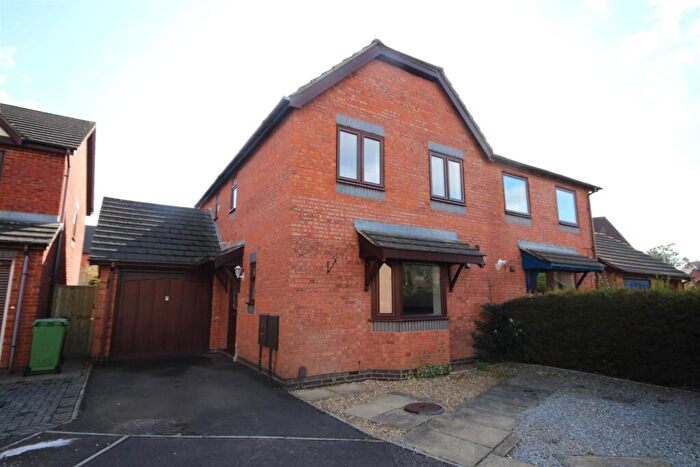 3 Bedroom Semi-Detached House To Rent In Dotton Close, Exeter, EX1