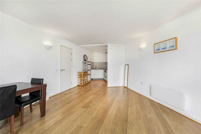 2 Bedroom Apartment To Rent In Prestons Road, London, E14