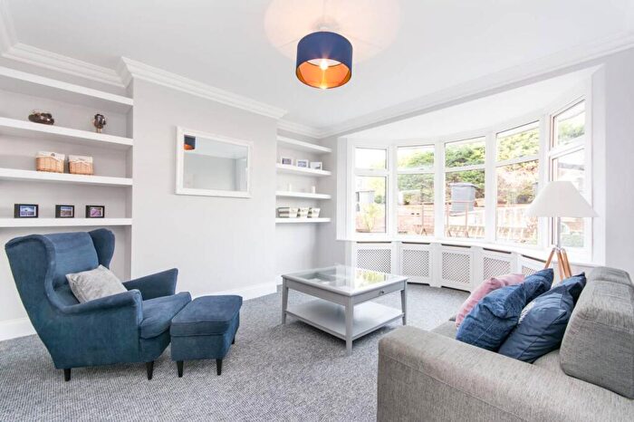 4 Bedroom Semi-Detached House To Rent In Dollis Hill Lane, London, NW2
