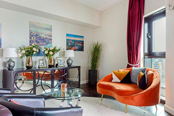 3 Bedroom Flat To Rent In Vicentia Court, Bridges Court Road, SW11