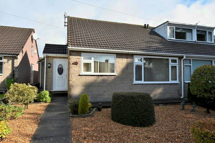 2 Bedroom Semi-Detached Bungalow To Rent In Crossings Road, Chapel-En-Le-Frith, High Peak, SK23